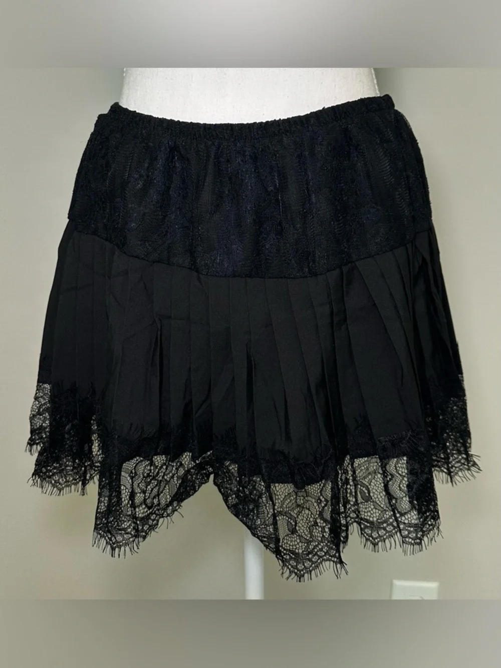 Black Pleated Lace‎ Trim Mini Skirt Built-In Shorts Goth Grunge Country Large